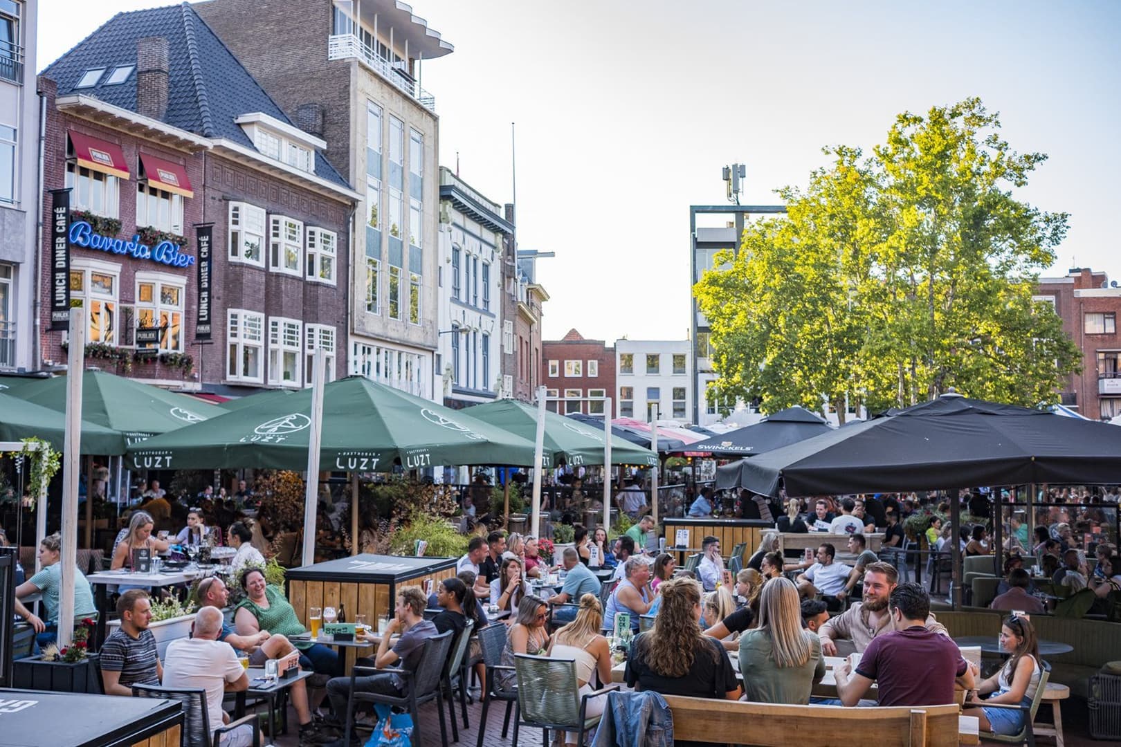 Max Kneefel Publiek Food & Drinks