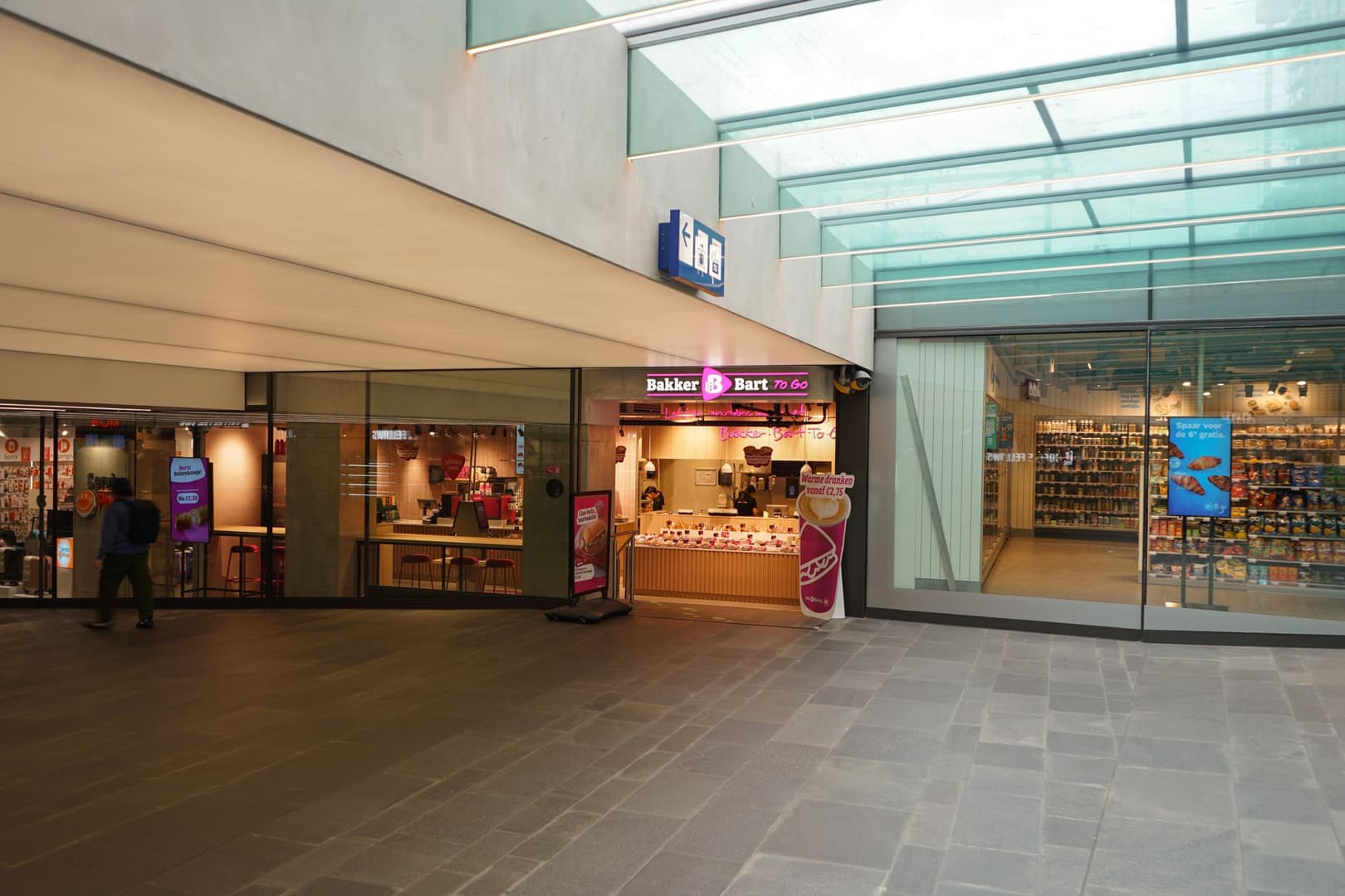 Bakker Bart Bakker Bart - Stationsplein