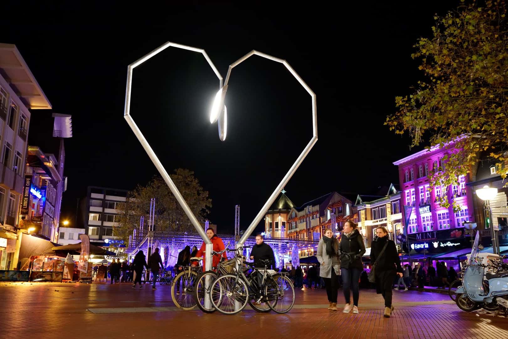 Fünfmal Valentinstag für Singles