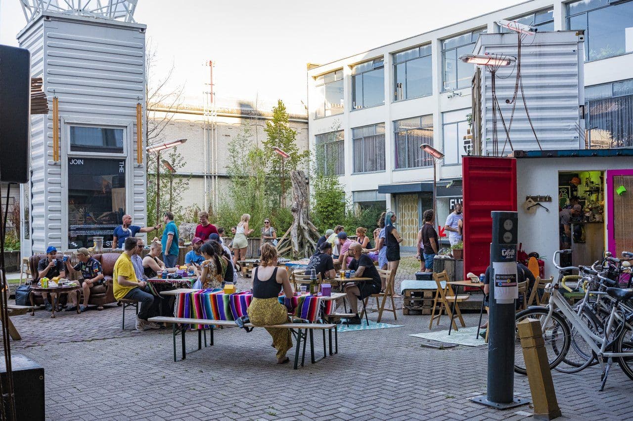 Max Kneefel La Cantina