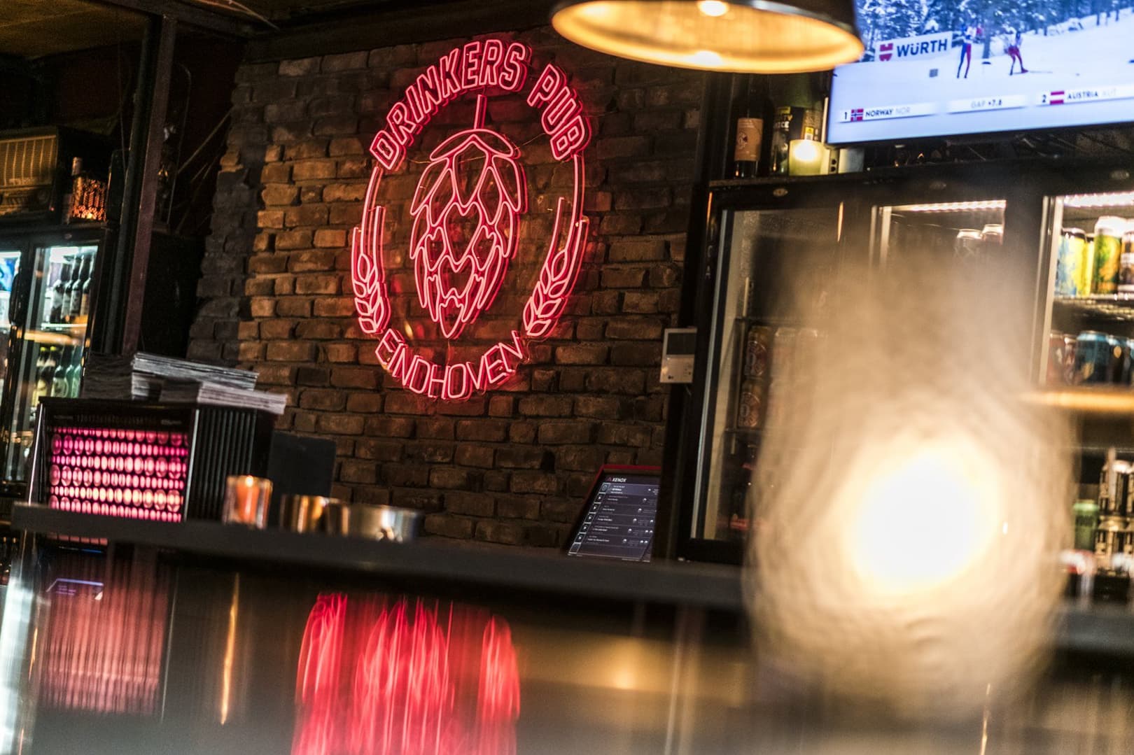 Max Kneefel Drinkers Pub