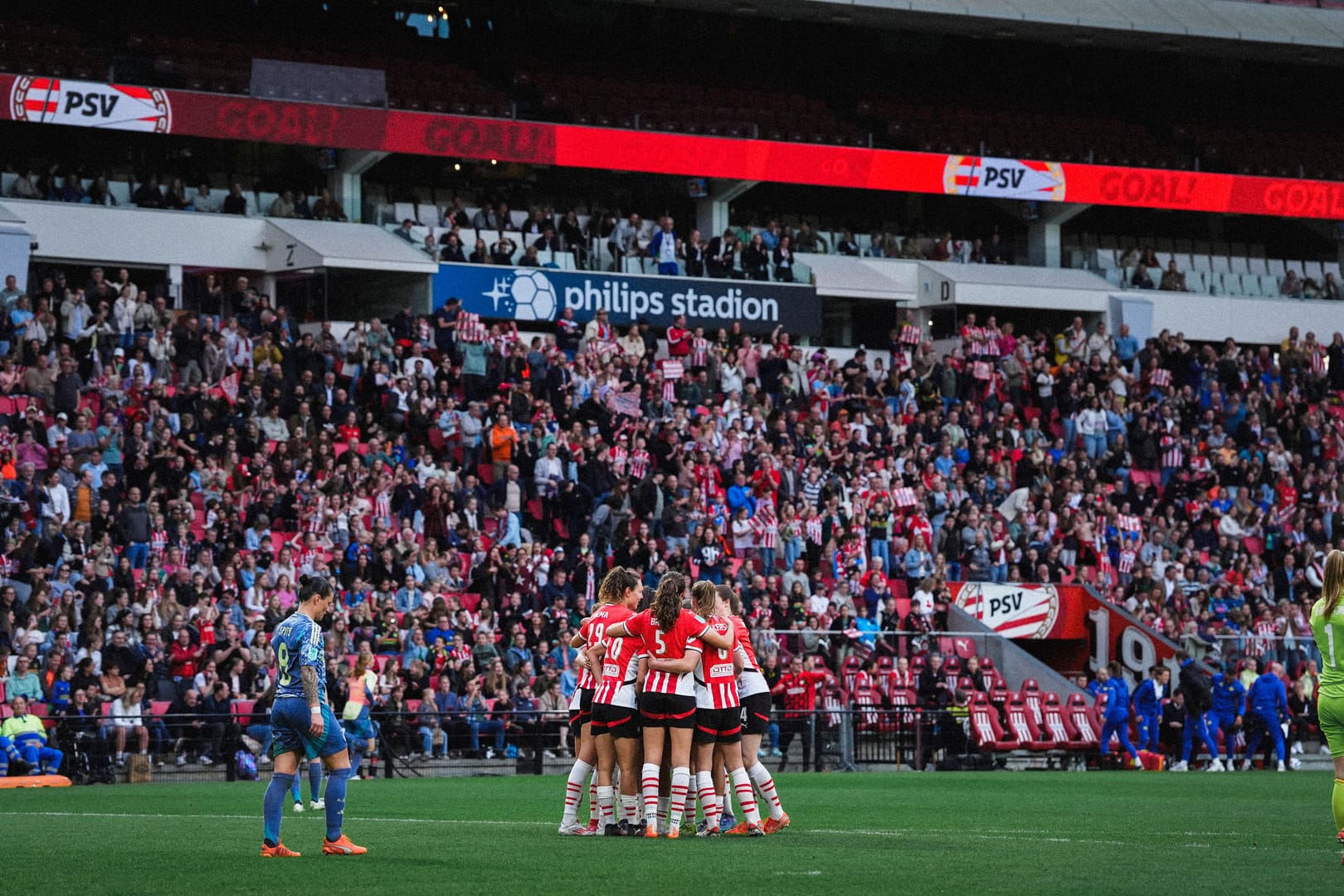 PSV Vrouwen in Philips Stadion