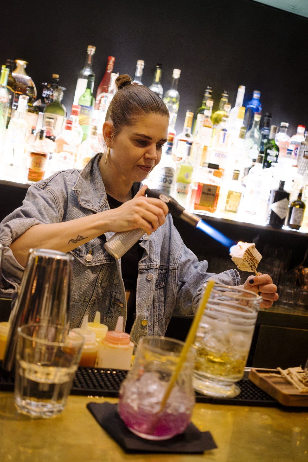 Max Kneefel The Revellers Bar