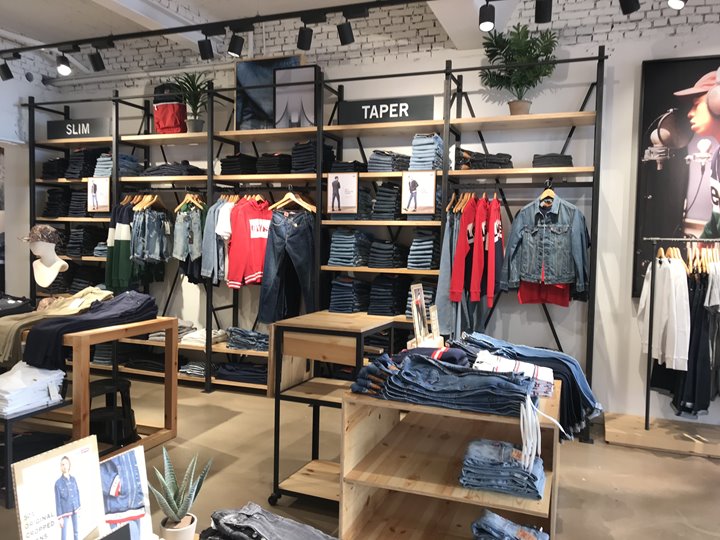 Levi's